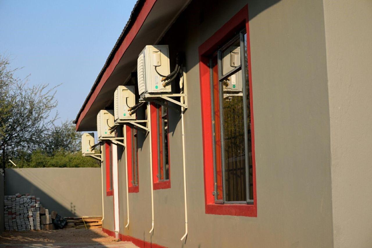 Mathlyn Guesthouse Габороне Экстерьер фото