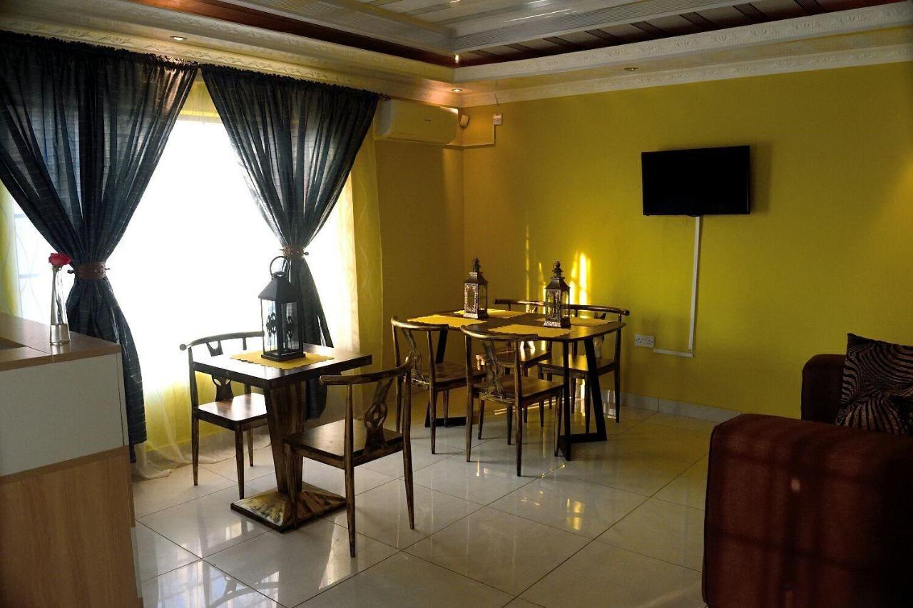 Mathlyn Guesthouse Габороне Экстерьер фото
