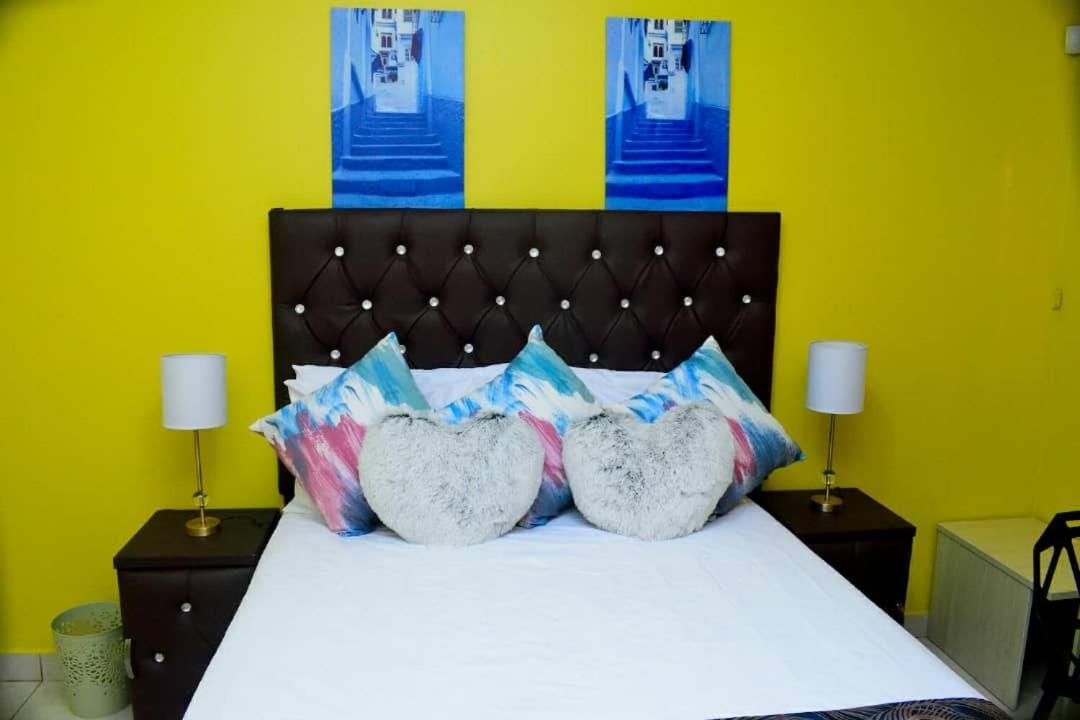 Mathlyn Guesthouse Габороне Экстерьер фото